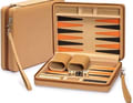 The fold-out playing surface, made of imitation leather, prevents the pieces from slipping when placed on the water.