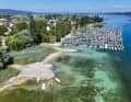 Le lac de Constance connaît un niveau d'eau bas. Sur l'île de Reichenau, dans le lac de Constance, les bateaux sont amarrés dans le port et certains ont même du mal à en sortir.