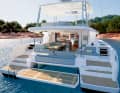 Mit Standard-Rollmast hat der Lagoon 47 für sein Gewicht sehr wenig Segelfläche.