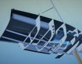 Die Zeichnung zeigt die Position des eingebauten DSS-Foils. Die Tragfläche kann auf beiden Seiten ausgefahren werden