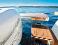 Auf der Swan Shadow liegt Teak oder weiches SeaDek