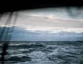 Un'atmosfera grigia e leggera tipica dell'Oceano Meridionale, catturata qui dal reporter di bordo di "Holcim - PRB" Julien Champolion.