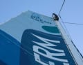 "Biotherm"-Skipper Paul Meilhat arbeitet im Mast