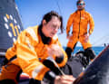 Justine Mettraux und Jack Bouttell bei der Arbeit auf dem Verdeck für das US-Team 11th Hour Racing | Amory Ross/11th Hour Racing/The Ocean Race