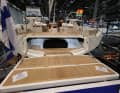 Punto di forza unico. All'interno, l'enorme piattaforma da bagno è chiamata "Leo's Transom", perché l'azionista Nautor Leonardo Ferragamo ha insistito su questo design, che supera di gran lunga tutto il resto del mercato, sia in termini di spazio che di freschezza.