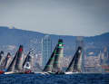 Die Flotte der 52 Super Series vor der Kulisse der künftigen America's-Cup-Metropole Barcelona