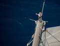 Was ein Ausguck! Eine Deckhand auf dem 75 Meter hohen Mast der 58-Meter-Slup „Ngoni“,  ebenfalls von Royal Huisman. Der Mast von Projekt Noir wird 18 Meter höher in den Himmel ragen.