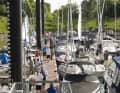 Rheinwoche 2026: Die Teilnehmer im Hafen des Club für Wassersport Porz e.V. 1926 und unterwegs auf dem Rhein vorbei an Köln mit dem Dom, den Kranhäusern und dem Schokoladenmuseum