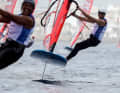 Il campione del mondo di iQFoil Sebastian Kördel ha aperto la regata in grande stile