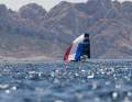 Des chaînes de montagnes bordent la zone olympique au large de Marseille