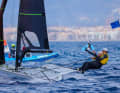 Schultheis e Rieger guidano la flotta dei 49er all'intervallo.