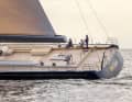 The largest yacht in the four-model Maxi line can be sailed comfortably even with a small crew thanks to its self-tacking jib and capstan winches for the mainsail and headsail sheets.