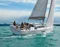 Elan GT 5: voluminosa barca da crociera con uno scafo potente e appendici sportive. Interni bellissimi