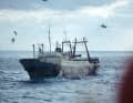 Un peschereccio della flotta d'altura della DDR nelle zone di pesca internazionali, 1974.