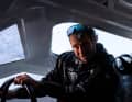 Julien Villion, navigateur de l'équipe Malizia, aux commandes.