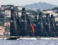 EIne Rekordflotte von 28 Booten ist in den ersten Cape 31 Gold Cup durchgestartet.