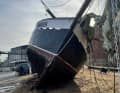 Die "Norden" nach dem Auskranen im Hafen von Neustadt