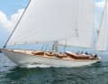 Puissant et gracieux à la fois : au vent, le yacht de 21 tonnes se sent vraiment à l'aise.