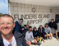 Das Team blieb unversehrt und wurde von der Polizei nach Flinders Island gebracht