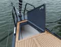 Integrated: Fenders and mooring lines can also be stored in the large anchor locker. The bowsprit is around 1.30 metres long and the furler is recessed.