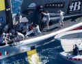 "All hands on deck": After the crash landing, all the "Luna Rossa" sailors and helpers from the escort boats on the Silberpfleil are called upon