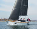 The comparatively high and powerful rig ensures good and sporty sailing characteristics.
