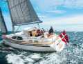 Un modèle qui a fait ses preuves. Depuis 30 ans, les Danois construisent des yachts exclusifs dans une orientation similaire, avec salon de pont et cockpit central. Le 380 DS (testé dans YACHT 15/2008) est à peine plus court que les yachts concurrents testés ici.
