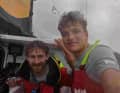 Unverdrossen auf Aufholjagd: die "Sign for Com"-Co-Skipper Lennart Burke und Melwin Fink