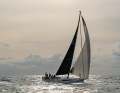 Grand Soleil GS44: Il veloce italiano può essere ordinato in due versioni, come racer designato o come cruiser veloce adatto al turismo. Prezzo competitivo. Lunghezza scafo 13,40 m; larghezza 4,30 m; peso 9,5 tonnellate. Test YACHT: Edizione 2/2021