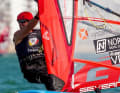Sebastian Kördel ha lottato per arrivare in finale dopo la caduta agli iQFoil Games di Cadice.
