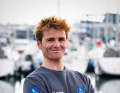 Loïs Berrehar ha già vinto la corsa in solitaria Guy Cotton. Non è un cattivo presagio per la salita di Imoca, visto che gli altri vincitori nella storia della corsa sono stati Charlie Dalin, Armel Le Céac'h, Yann Eliès e Paul Meilhat.
