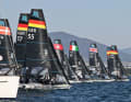 Un 49erFX au départ des championnats d'Europe de skiff. Le numéro de voile GER 55 appartient à Marla Bergmann et Hanna Wille.