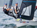 Die Brüder Anton und Johann Sach bereiten sich nach dem Ausstieg aus dem 29er über Einsätze im 49er FX auf den späteren Einstieg in den olympischen 49er vor. Bei der Kieler Woche lagen die Sachs nach zwei Wettfahrten auf Platz zwei