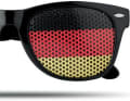 1. Sonnenbrille in Schwarz, Rot, Gold