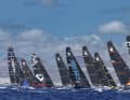 Die kraftvolle TP52-Flotte beim Start. Insgesamt bestreiten 16 Teams die Saisonmeisterschaft.