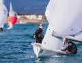 Simon Diesch und Anna Markfort eröffneten die 470er-Mixed-WM vor S' Arenal als beste Crew der gesamten Flotte