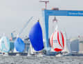 Le départ de la régate d'anguilles dans le fjord intérieur de Kiel est à la fois le coup d'envoi et le premier temps fort de la semaine de Kiel, surtout par vent fort sous spinnaker.