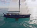 Alu Explorer avec un énorme salon de pont.