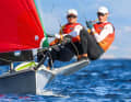 Die amtierenden 49er-Olympiasieger und SailGP-Titelverteidiger Diego Botin und Flo Trittel führten das WM-Feld am Freitagabend souverän an.