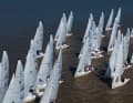 71 equipaggi provenienti da 16 paesi si sono presentati per il primo Campionato del Mondo J/70 in un territorio sudamericano.