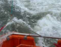 Der Schleppversuch mit dem kleineren Boot.