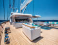 Aft deck: Many small seating areas are evenly distributed across "Aquijo". Stainless steel cleats and deck winches in XXL format help with mooring