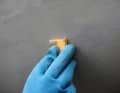 Self-polishing: A sponge rubbed over the damp antifouling will become clearly discoloured. The self-polishing coating can generally be painted over with all self-polishing products