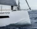 L'étambot négatif a un aspect sportif et prolonge la ligne de flottaison.