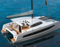 Catana Ocean Class : premier né d'une toute nouvelle ligne du routinier Catana. Nettement plus lourde que ses deux concurrentes pour le titre, mais équipée comme elles de dérives latérales. Données : Longueur de la coque 14,99 m, largeur 7,83 m, tirant d'eau 1,17-2,49 m, poids 14,5 t, surface de voile k. A. ; www.catana.com