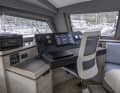 Pour les propriétaires vivant à bord, le Catana Oceanclass possède une table de navigation qui peut servir de bureau complet.