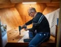 Cordless tools are ideal for drilling and screwdriving on board. Modern tools have enough power even for larger projects