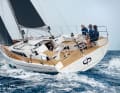 Das offene und breite Cockpit der Grand Soleil 40 ist auf den sportlichen Einsatz abgestimmt.