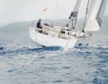 Only one rudder blade: because of the stern garage for the dinghy, the flat steering fin is built far below the hull