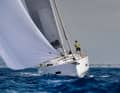 A gennaker can then be added on deeper courses. The attachment point is the fixed bowsprit